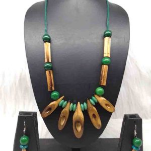 sippi-shaped-bamboo-jewellery-set-green