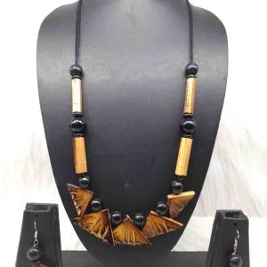 trikon-shape-bamboo-jewellery-set-black